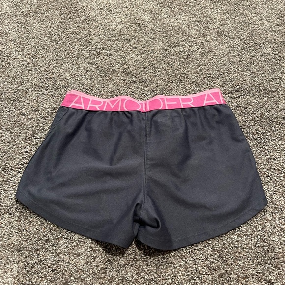 UA short size youth large but can fit women’s xs or s - Picture 2 of 3